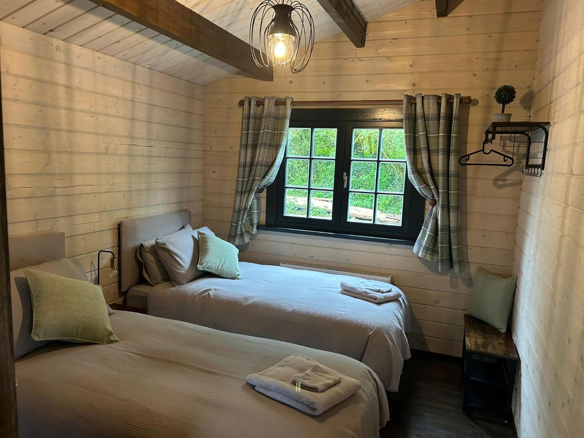 Little Rock Retreat Log Cabin With Hot Tub Castletown Gheoghegan Exterior foto